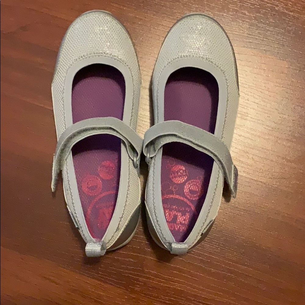 Girls Stride rite tennis shoes. NWOT. Size 2.